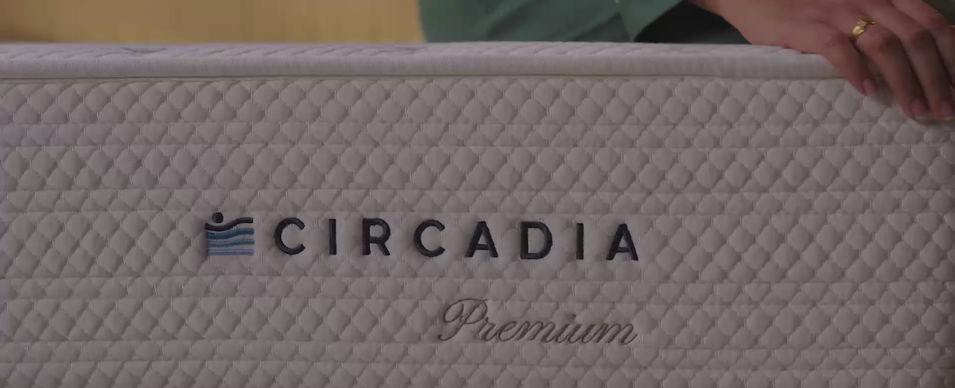 Load video: why_traditional_mattresses_d